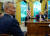 중국 측 무역협상단 대표인 류허 중국 부총리가 백악관에서 도널드 트럼프 미국 대통령을 면담하고 있다. [로이터=연합뉴스]