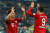지난 3월 독일 바이에른 뮌헨에서 분데스리가 데뷔전을 치른 정우영(왼쪽)이 레반도프스키에게 축하를 받고 있다. [사진 바이에른 뮌헨 소셜미디어]