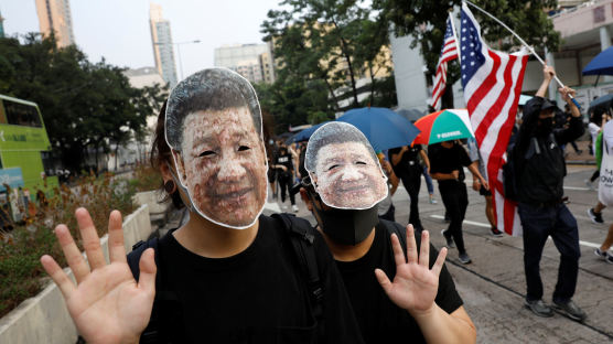 '복면금지법에 저항하라' 시진핑 마스크까지 등장한 홍콩