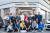 도시재생 프로그램 벤치마킹을 위해 로컬라이즈 UP 페스티벌 현장을 방문한 글로벌 스타트업 11개사 직원들이 로컬라이즈 타운 앞에서 기념 촬영을 하고 있다. [사진 SK E&S]