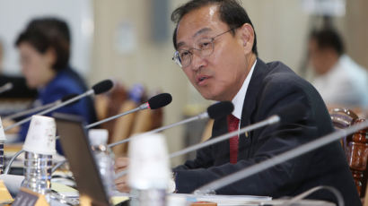 한국당, 조국 딸 지도교수 ‘국회 위증죄’ 고발 검토