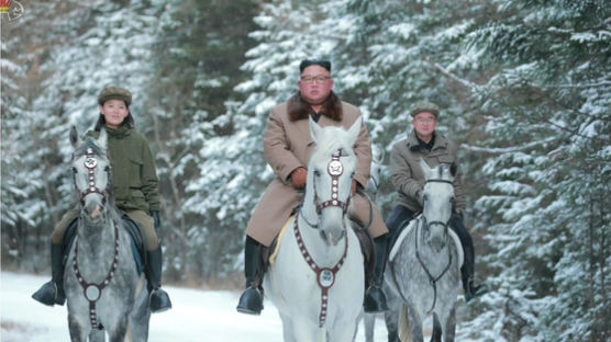 이틀째 '백두산 백마' 대대적 선전 북한, 새 전략노선?