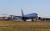 콴타스 항공 보잉 787 드림 라이너가 20 일 시드니공항까지 직항 시험 비행을 마친 뒤 착륙하고 있다. [AFP=연합뉴스] 