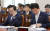 22일 오전 진영 행안부 장관(오른쪽)과 정문호 소방청장이 국회에서 열린 행안위 전체회의에 출석해 있다. [연합뉴스]