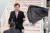 이낙연 총리가 22일 나루히토(德仁) 일왕 즉위식 참석차 일본을 방문해 대통령 전용기 트랩을 내려오고 있다. 갑자기 분 강한 비바람에 우산이 뒤집어지고 부러졌다. [뉴스1]