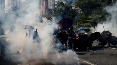 불안한 홍콩, 자금 '엑소더스' 본격화…"싱가포르로 이탈" 