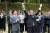 2003년 4월 18일 노무현 전 대통령이 청남대 소유권을 충북도에 이양했다. 청남대 열쇠를 받은 당시 이원종 전 충북지사가 두 손을 들어 환호하고 있다. [사진 청남대관리사업소]