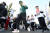 27일 오전 서울 여의도공원에서 열린 &#39;마블런 2019&#39;에서 헐크 모습을 한 참가자가 힘차게 출발하고 있다.[뉴스1]