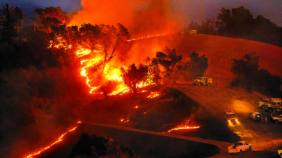 [사진] 캘리포니아 산불 “수십만 가구 단전”