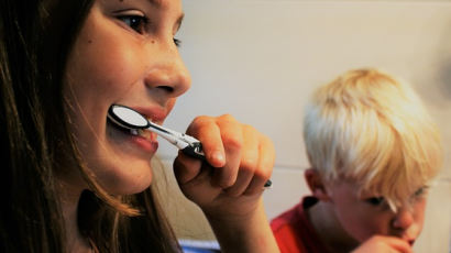  "잇몸이 아파요" 어린이가 치과질환 걸리는 일반적 원인