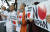 지난 9월 23일 오전 서울 종로구 일본대사관 앞에서 오천도(왼쪽 두번째) 애국국민연합 대표를 비롯한 참석자들이 지난 22일 오후 삭발을 한 후 열린 일본 불매운동 지속 촉구 기자회견에서 손피켓을 들고 있다. [뉴시스]