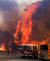 &#39;이지 파이어&#39;가 30일(현지시간) 캘리포니아 23번 고속도로 인근 산을 불태우고 있다. [EPA=연합뉴스]