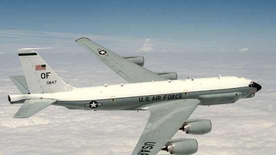 미군 전자정찰기 RC-135U 일본 배치, 북 미사일 징후 포착?