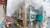 9월 22일 서울 중구 제일평화시장에서 발생한 화재를 소방대원이 진압하는 모습. 이날 불은 진화 되는 데 23시간이 걸렸다. 불이 난 이 시장 건물 3층엔 스프링클러가 설치돼있지 않았다. [뉴시스]