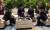 문재인 대통령(오른쪽 두 번째)과 아베 신조 일본 총리가 4일 오전(현지시간) 태국 방콕 임팩트포럼에서 열린 제21차 아세안+3 정상회의 전 환담하고 있다. [사진 청와대]