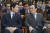 김성환 의원(가운데)이 4일 오후 국회에서 열린 의원총회에서 이해찬 대표(오른쪽)와 이인영 원내대표에게 &#34;대화를 하라&#34;고 말하고 있다.  임현동 기자 
