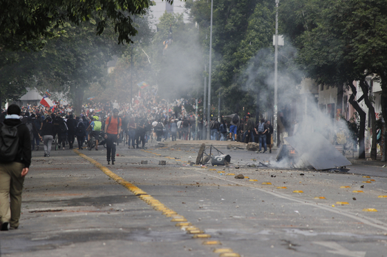 "이런 시위 40년만에 처음" 칠레 교민들 자경단도 만들었다