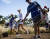 지난해부터 넬리 코다(가운데)의 캐디백을 멘 제이슨 맥디디(왼쪽). 3일 LPGA 투어 스윙잉 스커츠에서도 맥디디는 약혼자 카롤린 마손과 우승 경쟁을 벌인 코다의 캐디였다. [AP=연합뉴스]