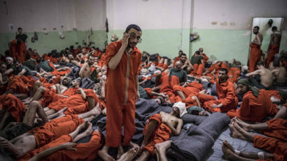 난민 수용소 같은 IS 반군포로 감옥···1만 2000명 포로 시리아 북부 하사카 수용소에 북적