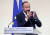 에두아르 필리페 프랑스 총리가 극우의 압박을 희석하기 위해 이민 정책 결정권을 되찾겠다고 발표했다. [AFP=연합뉴스]