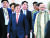 문재인 대통령과 나렌드라 모디 인도 총리(맨 오른쪽), 이재용 삼성전자 부회장이 지난해 7월 인도 노이다 공단에서 개최된‘ 삼성전자 제2공장 준공식&#39;에 참석하고 있다.[뉴시스]