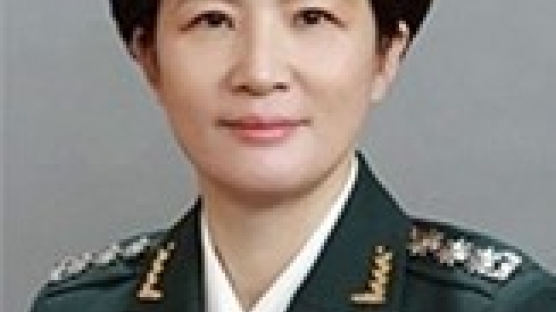 첫 여군 항공작전사령관 탄생…강선영 소장진급자