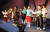 8일 부산 해운대에 위치한 파라다이스호텔 부산 그랜드볼룸에서 열린 ‘제4회 아이소리앙상블 부산반 정기연주회’에서 단원들이 멋진 율동과 노래를 선사하고 있다.송봉근 기자