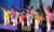 8일 부산 해운대에 위치한 파라다이스호텔 부산 그랜드볼룸에서 열린 ‘제4회 아이소리앙상블 부산반 정기연주회’에서 단원들이 멋진 율동과 노래를 선사하고 있다.송봉근 기자