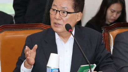 박지원 “문 대통령 새롭게 시작해야…적폐청산은 새로운 역사”