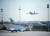 지난 9월 25일 중국 베이징 인근에 새롭게 문을 연 다싱국제공항 활주로에서 중국국제항공 여객기 등이 이륙을 기다리고 있다. [신화=연합뉴스] 