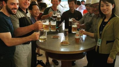 영국 여행사 내년 3월 북한 '술집 투어' 상품 판매 나서