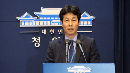 여권 "윤건영, 총선출마 의지 확고···文사저 있는 양산 가능성" 