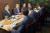 자유한국당 황교안 대표가 14일 여의도의 한 음식점에서 영남권 중진의원들과 오찬을 하고 있다. [연합뉴스]