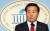 김성찬 자유한국당 의원(경남 창원시 진해구)이 15일 서울 여의도 국회 정론관에서 21대 총선 불출마선언을 하고 있다. 뉴스1