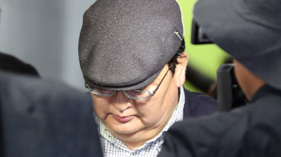 '성추행' 몽골 헌재소장 출국···같은 혐의 동행인 행방 오리무중