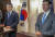17일 태국 방콕에서 기자회견을 연 정경두 국방부 장관(왼쪽)과 마크 에스퍼 미 국방장관. [AP=연합뉴스]