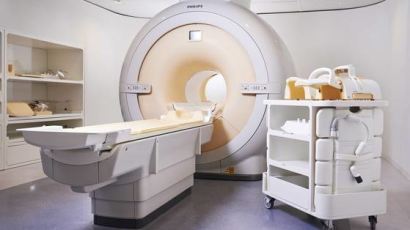 첫 단추부터 탈난 '文케어'···뇌 MRI 촬영 50% 늘자 "건보 축소"