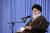 이란 최고지도자 아야톨라 알리 하메네이는 17일 국영TV 방송에 출연해 정부의 휘발유값 인상에 찬성한다는 입장을 밝혔다.[AP=연합뉴스]