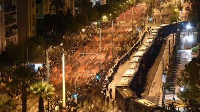 그리스 반독재 학생봉기 46주년…그날, 그 거리 2만명 행진
