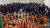 래퍼 카니예 웨스트와 그의 합창단이 15일(현지시간) 미국 텍사스 주 휴스턴 해리스 카운티 교도소를 찾아 공연을 하고 있다. [로이터=연합뉴스] 
