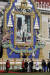 프란치스코 교황이 21일 태국 정부청사에 도착하고 있다. 청사 벽에 와치랄롱꼰 국왕의 대형 초상화가 걸려 있다. [AP=연합뉴스]