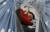 청와대 앞에서 닷새째 단식중인 자유한국당 황교안 대표가 24일 오전 청와대 사랑채 앞에 설치된 텐트 안에서 머무르고 있다. [연합뉴스]