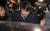 유재수 부산시 경제부시장이 22일 오전 서울 송파구 서울동부지방검찰청에서 조사를 마친 뒤 귀가하고 있다. [뉴스1]