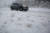 25일 평창군 옛 대관령휴게소 인근 도로가 눈으로 뒤덮여 차량이 거북이 운전을 하고 있다. 27~28일에도 강원 산지에 많은 눈이 내리겠다고 기상청이 예보했다. [뉴스1]