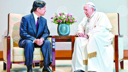 [사진] 일본 간 교황, 나루히토와 환담