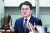 황운하 대전지방경찰청장이 27일 오후 대전경찰청 브리핑실에서 긴급 기자회견을 열고 청와대 하명으로 김기현 전 울산시장의 측근을 수사했다는 논란에 대해 입장을 밝히고 있다. [뉴스1]