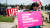 지난 5월 미주리주의 유일한 낙태 클리닉 앞에서 낙태 찬성론자와 반대론자가 나란히 서서 시위하고 있는 모습. [로이터=연합뉴스]