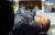 청와대 앞에서 8일째 단식하던 자유한국당 황교안 대표가 27일 밤 응급실로 이송되고 있다. 2019.11.27 [자유한국당 제공]