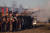 역사재현단체 회원들이 11월 30일 체코 슬라브코프 인근에서 아우스터리츠 전투를 재현하고 있다.[EPA=연합뉴스]