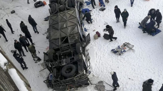 [서소문사진관]러시아와 튀니지서 같은 날 버스 추락 사고로 43명 숨져